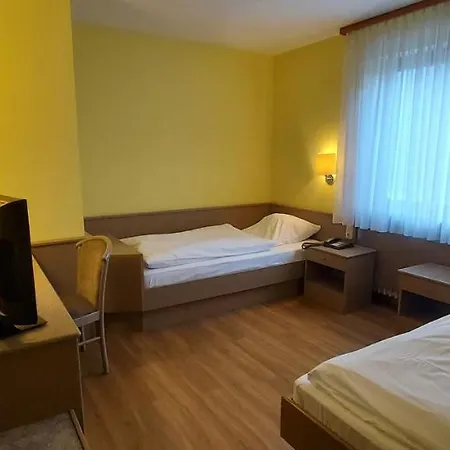 Astoria Hotel Bergrheinfeld