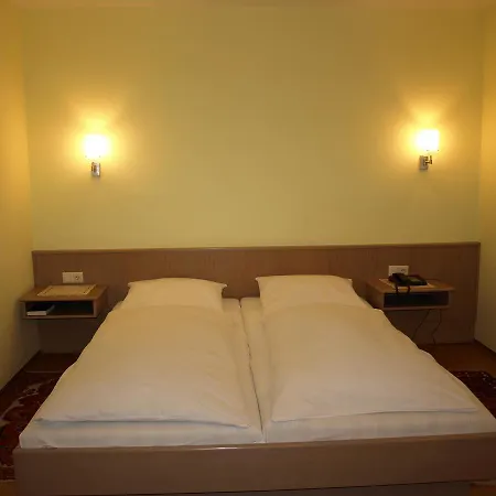 Astoria Hotell 2*